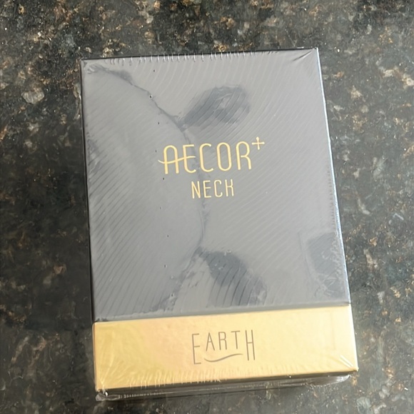 MRPs $4500 Aecor Neck Plus by Earth device - Picture 3 of 9